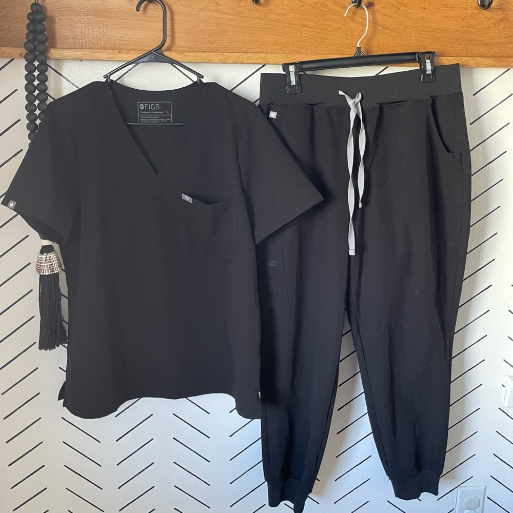 FIGS Catarina, and Zamora scrub set. Both L, pants are *petite*